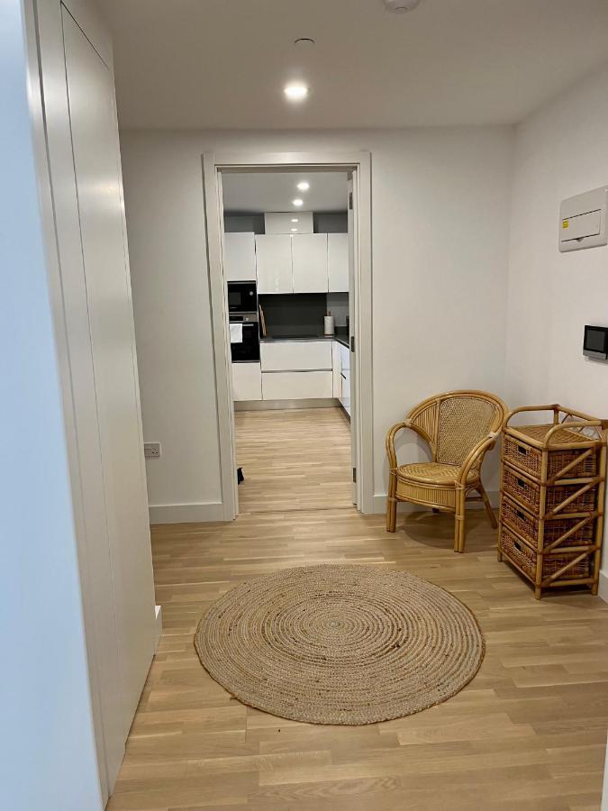 Modern Apartment With Spa And Pool غيبرالتار المظهر الخارجي الصورة